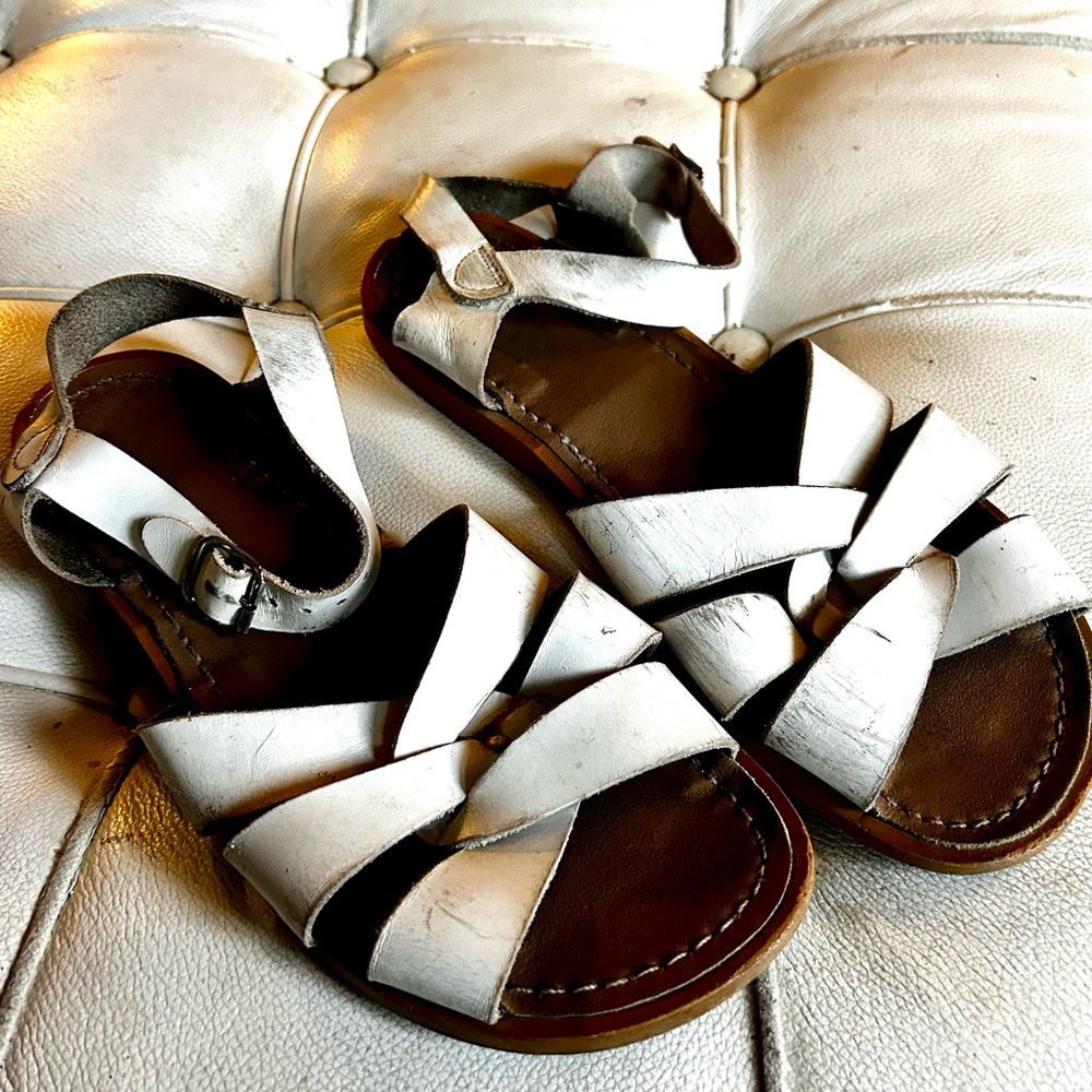Saltwater sandals white leather sz 8 good condition